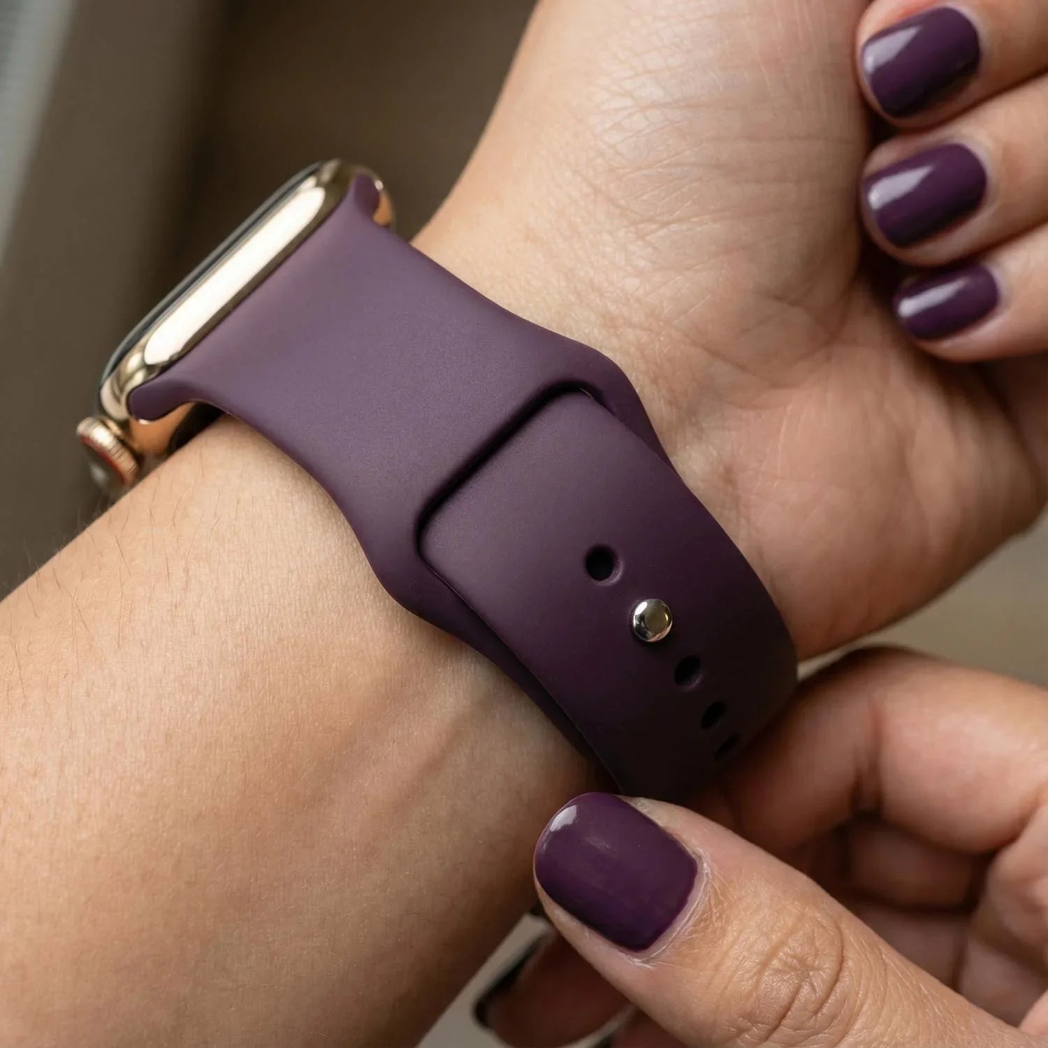 Apple Watch bandje Vyon - siliconen - Donkere kers